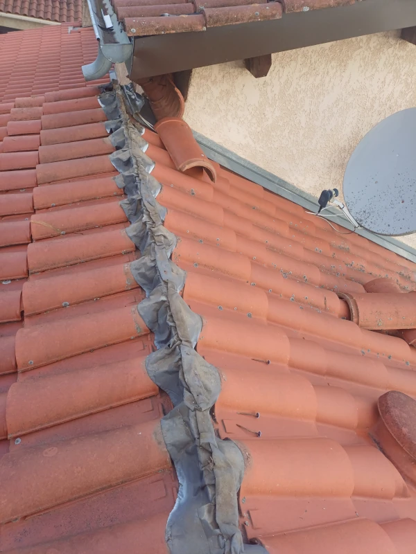 rénovation faîtage toiture saint symphorien sur coise